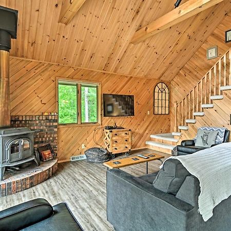Riverfront Traverse City Cabin Fish, Kayak And Tube Esterno foto