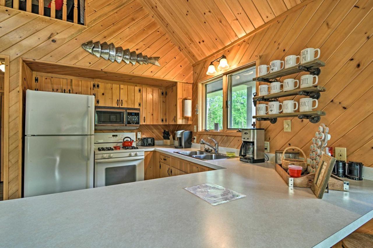 Riverfront Traverse City Cabin Fish, Kayak And Tube Esterno foto