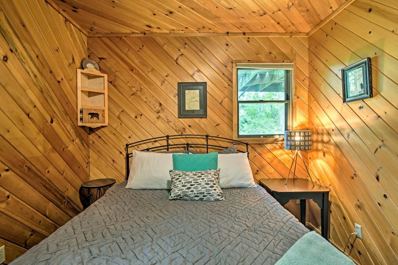 Riverfront Traverse City Cabin Fish, Kayak And Tube Esterno foto