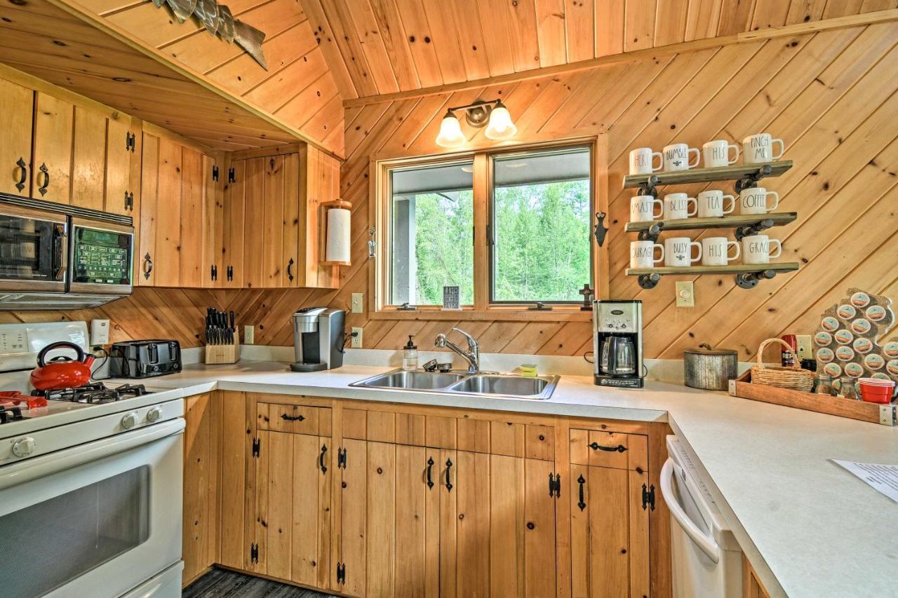 Riverfront Traverse City Cabin Fish, Kayak And Tube Esterno foto