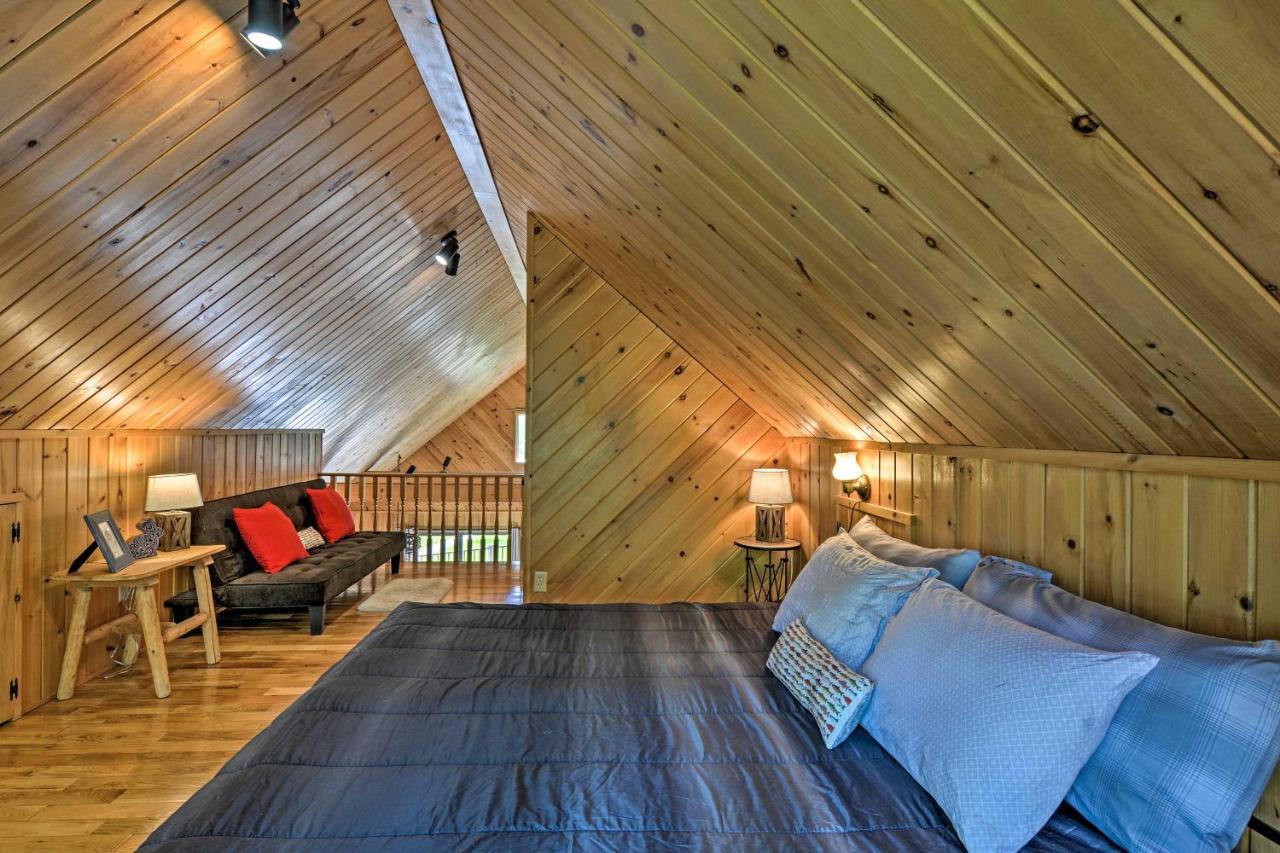 Riverfront Traverse City Cabin Fish, Kayak And Tube Esterno foto