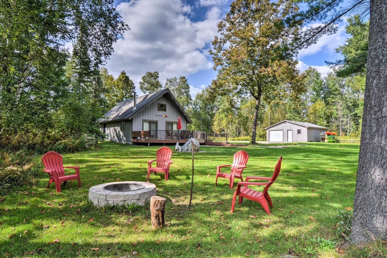 Riverfront Traverse City Cabin Fish, Kayak And Tube Esterno foto