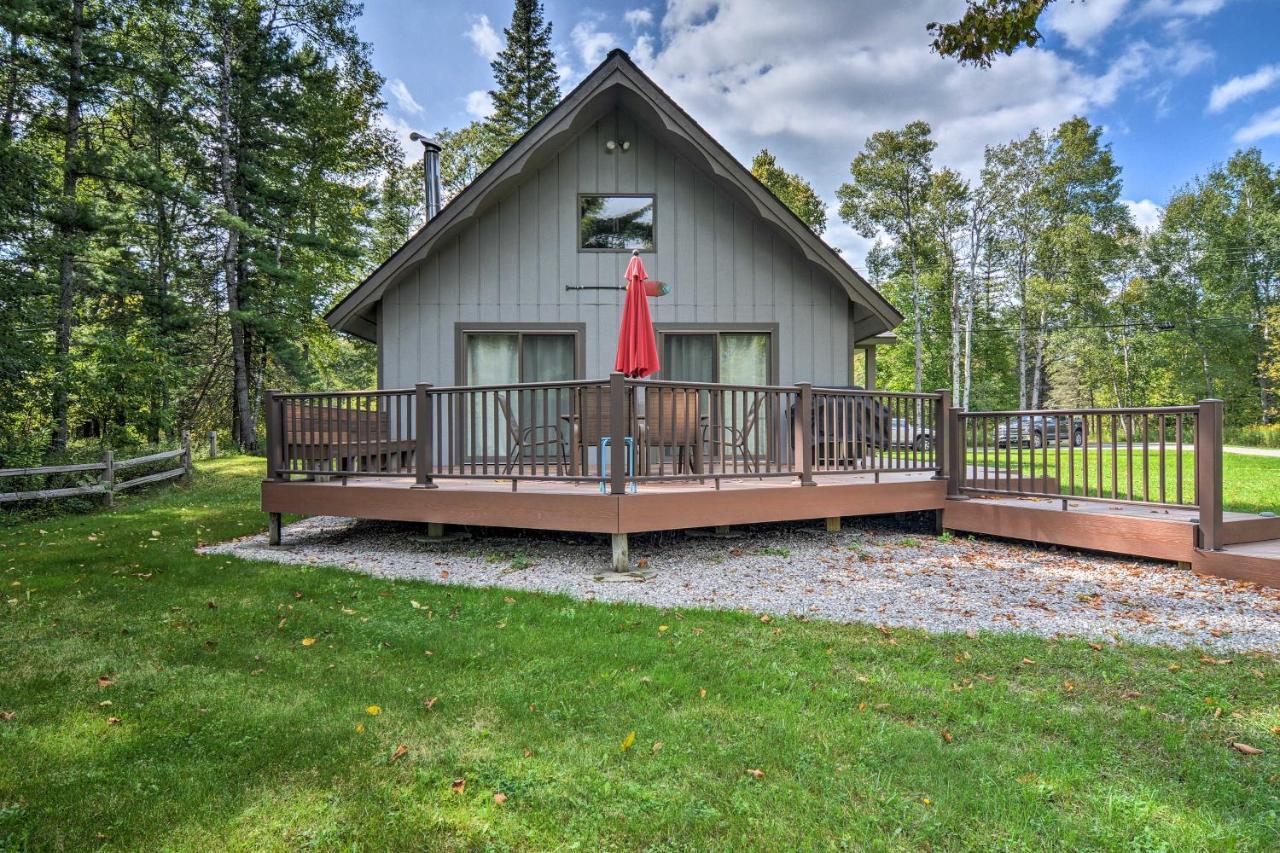 Riverfront Traverse City Cabin Fish, Kayak And Tube Esterno foto